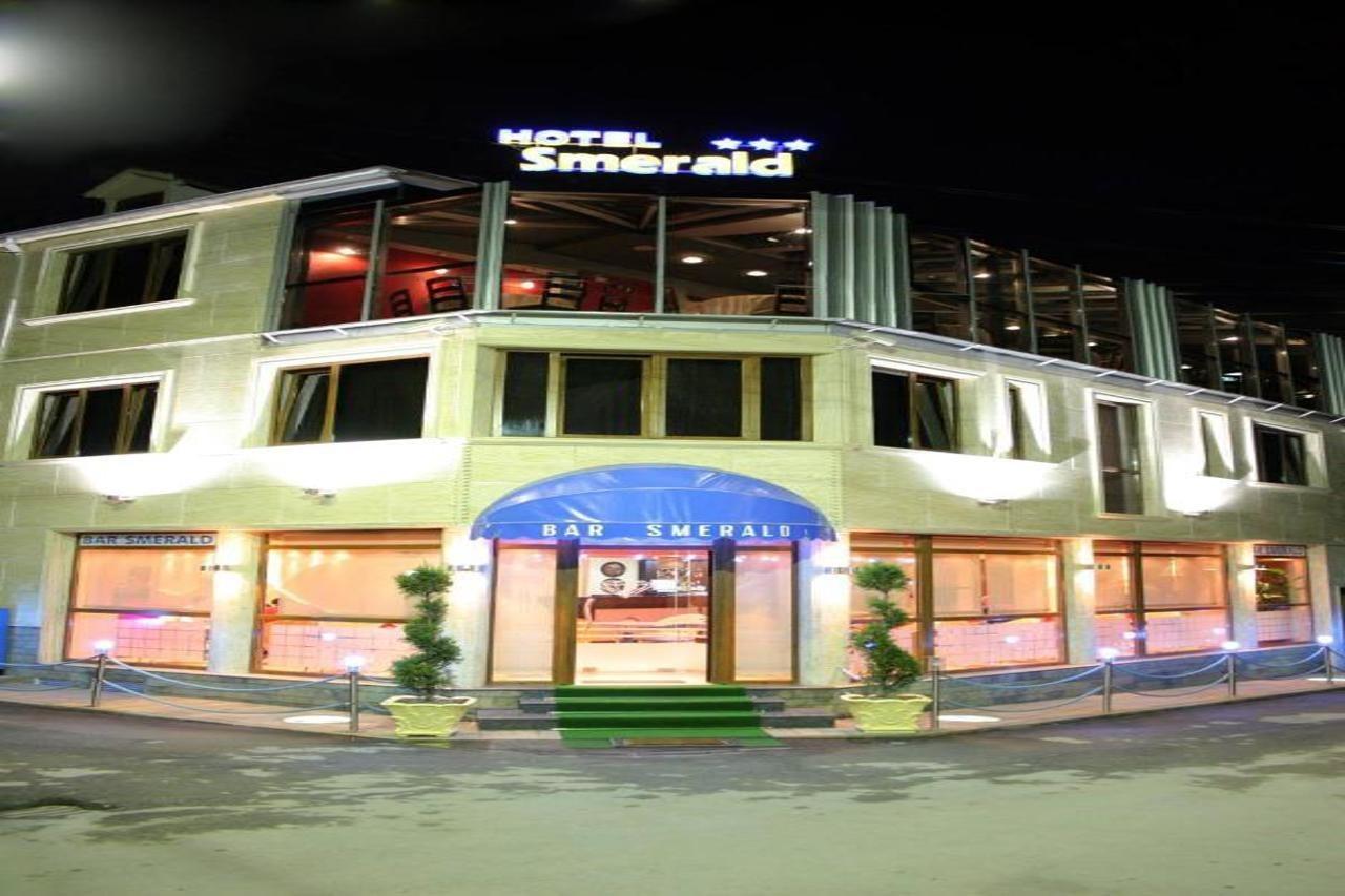 Hotel Smerald Korce Buitenkant foto